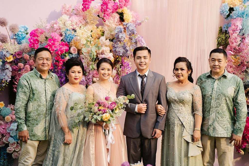 Potret pertunangan Gritte Agatha dan Arif Hidayat Potret pertunangan Gritte Agatha dan Arif Hidayat