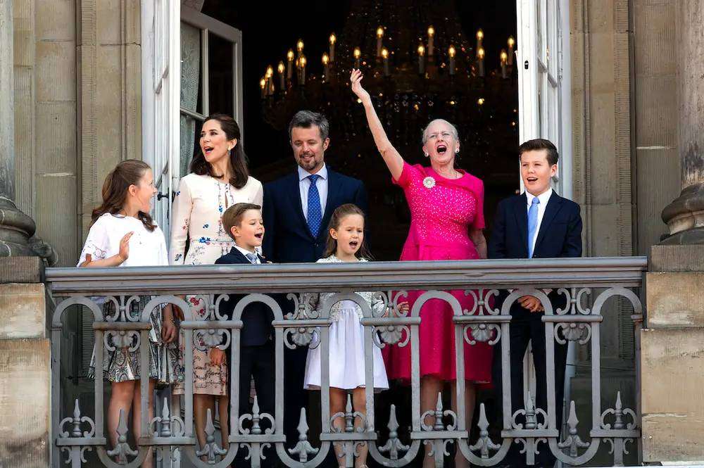 Ratu Denmark Margarethe II (kedua dari kanan) dan keluarga Ratu Denmark Margarethe II (kedua dari kanan) dan keluarga