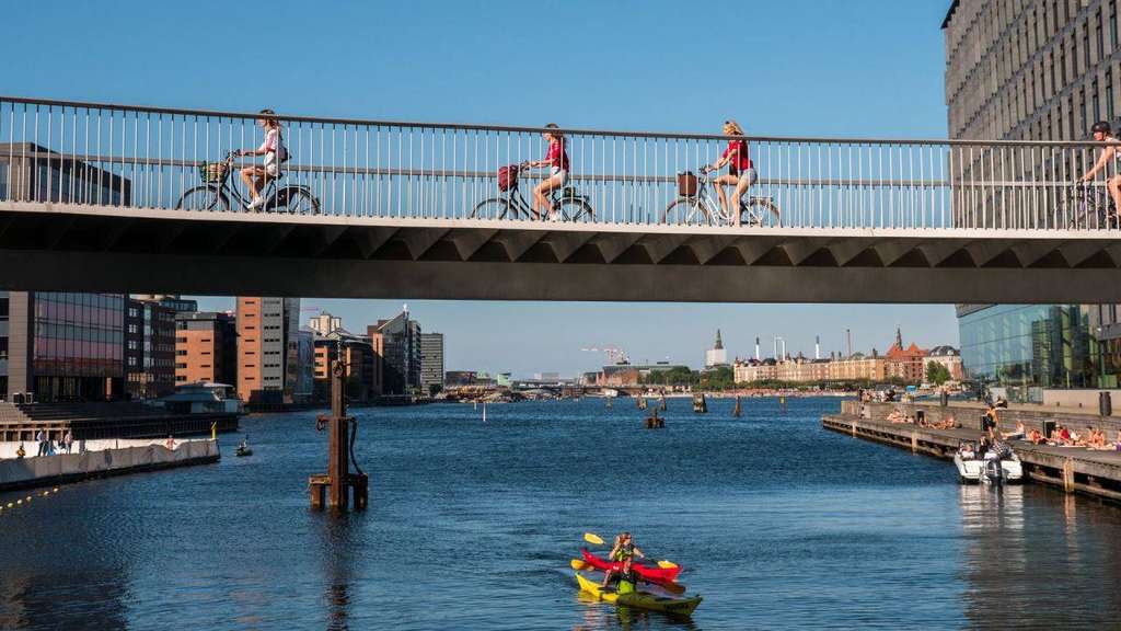 Pesepeda begitu dimanjakan oleh fasilitas di Kopenhagen Pesepeda begitu dimanjakan oleh fasilitas di Kopenhagen