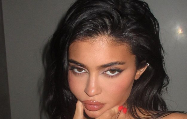 Instagram @kyliejenner