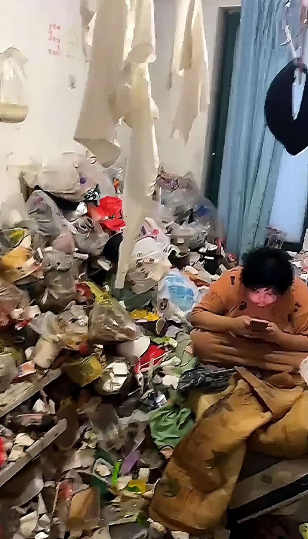 Viral kamar kos penuh sampah menjijikkan.