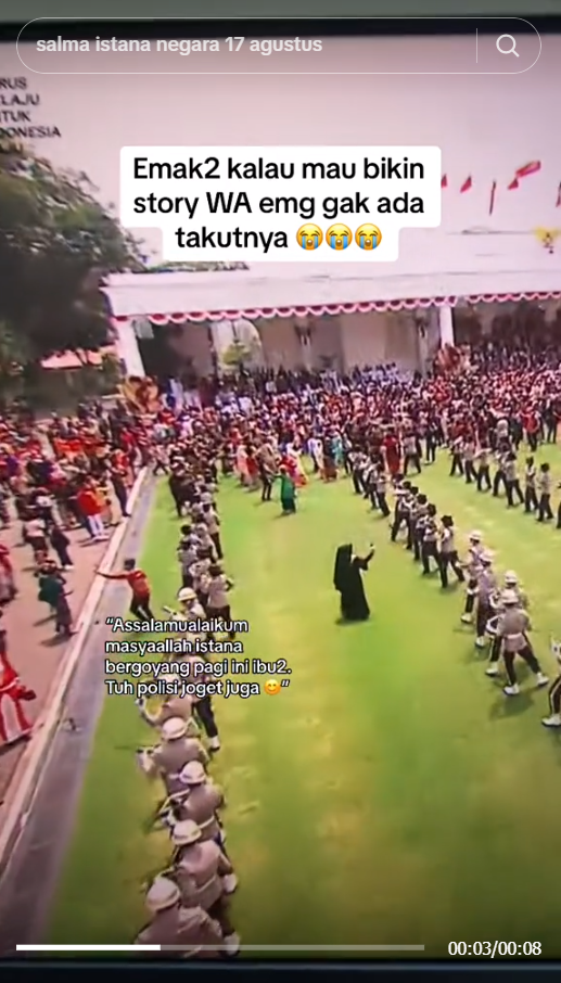 Viral Aksi Emak-Emak Joget Sambil Ngevlog Dekat Barisan Polisi Usai Upacara di Istana Negara, Nggak Ada Takutnya!