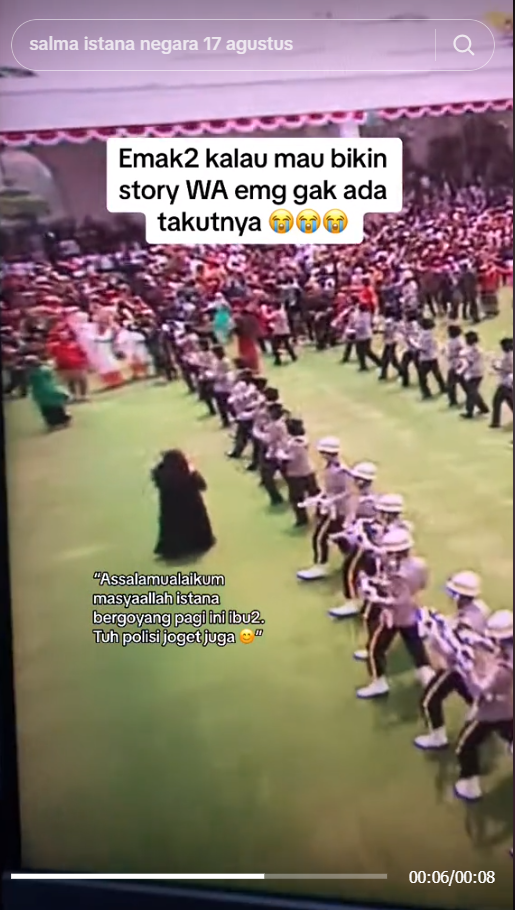 Viral Aksi Emak-Emak Joget Sambil Ngevlog Dekat Barisan Polisi Usai Upacara di Istana Negara, Nggak Ada Takutnya!