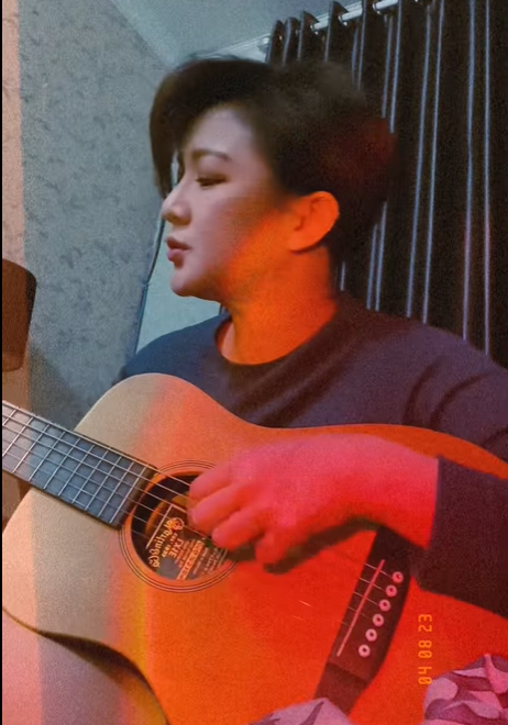 Melly Mono mantan vokalis grup SHE