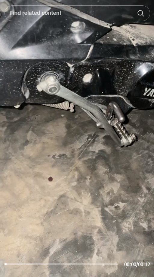 Momen Kocak Starter Motor Nyangkut di Standar Ganda, Solusi Netizen di Luar Nalar