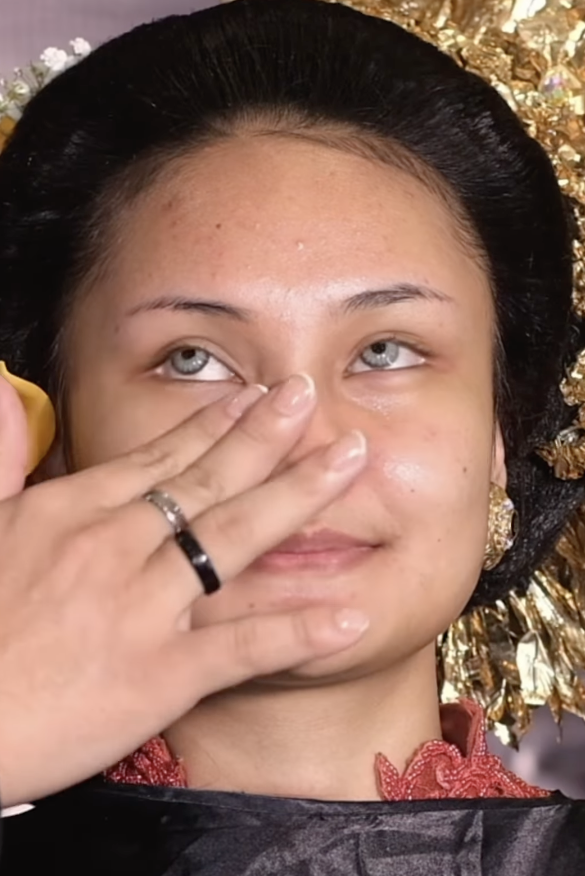 Memakai Skincare