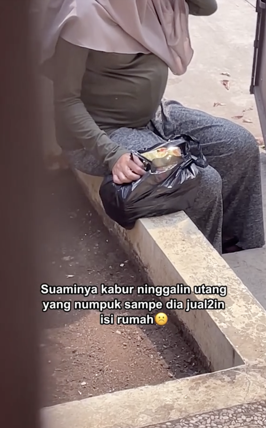 TikToker Rekam Penjual Mie Instan