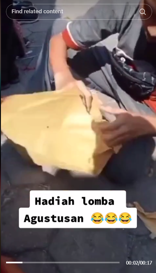 Berharap Dapat Sepatu Baru, Saat Kotak Hadiah 17-an ini DIbuka Isinya Jauh dari Ekspektasi