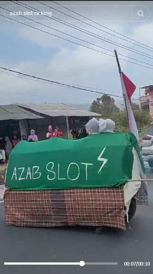 Penampakan Keranda Racing Ikut Pawai 17 Agustus, Tulisan di Sarungnya Bikin Salah Fokus