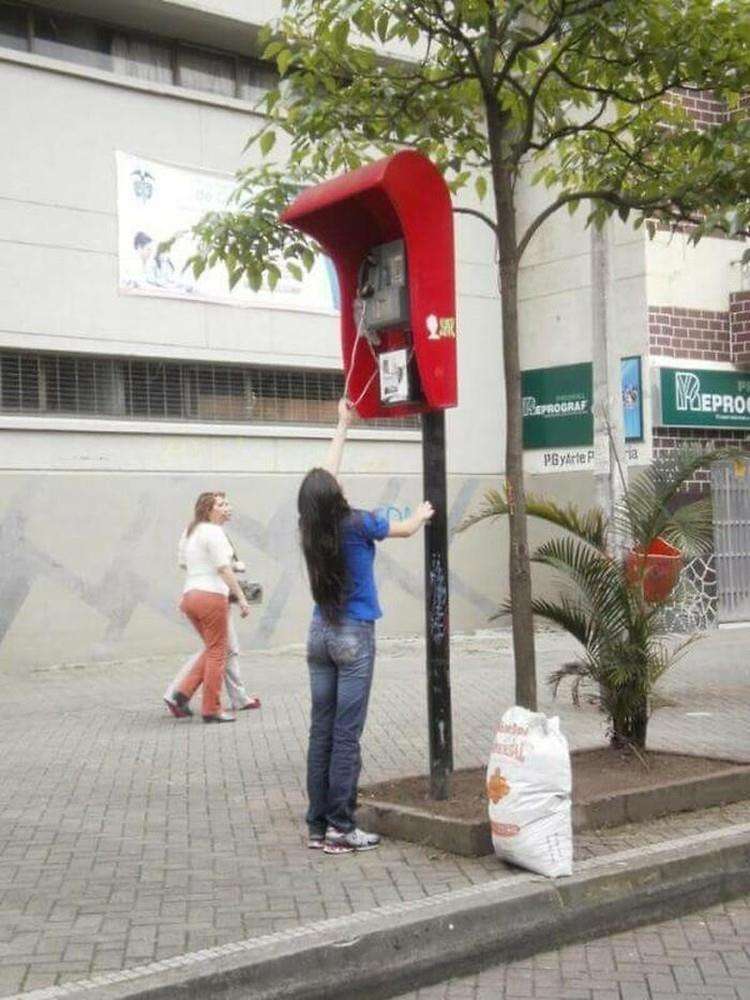 Bangunan yang desain dan konstruksinya bikin gagal paham.