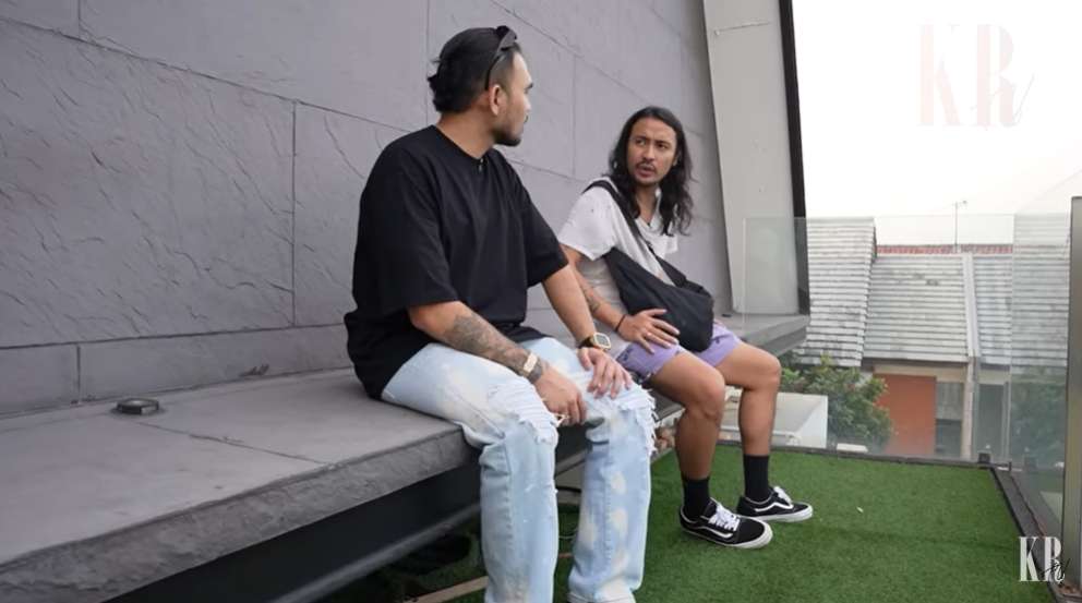 Potret rumah penyanyi Ello