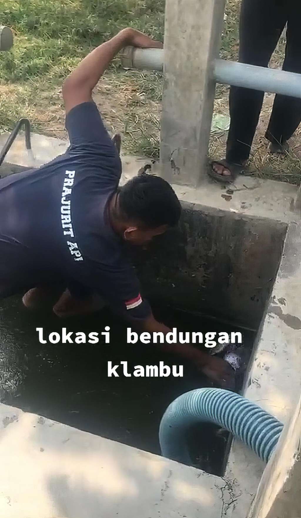 Pemancing temukan bungkusan misterius di bendungan.
