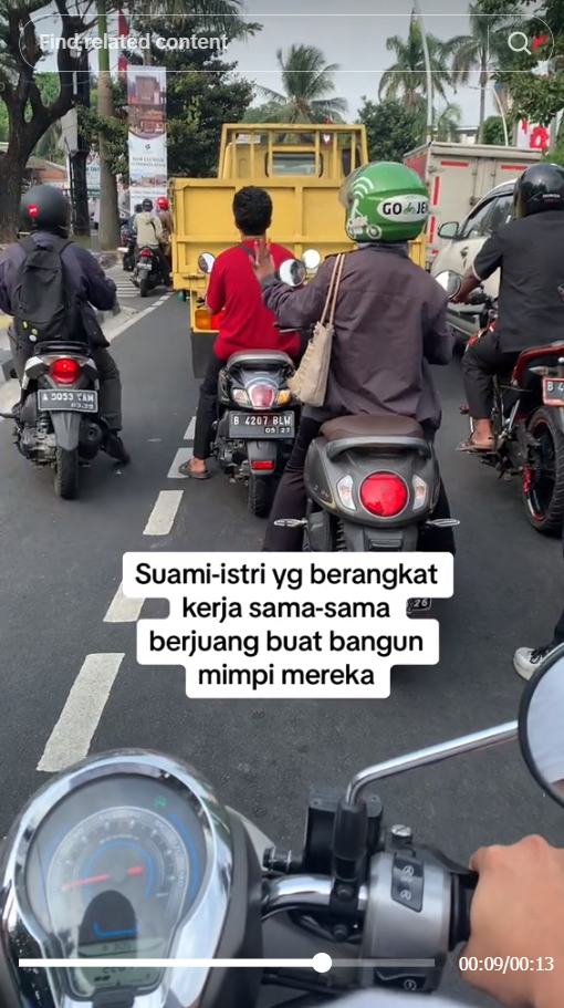 Momen Suami Istri Pamitan di Lampu Merah