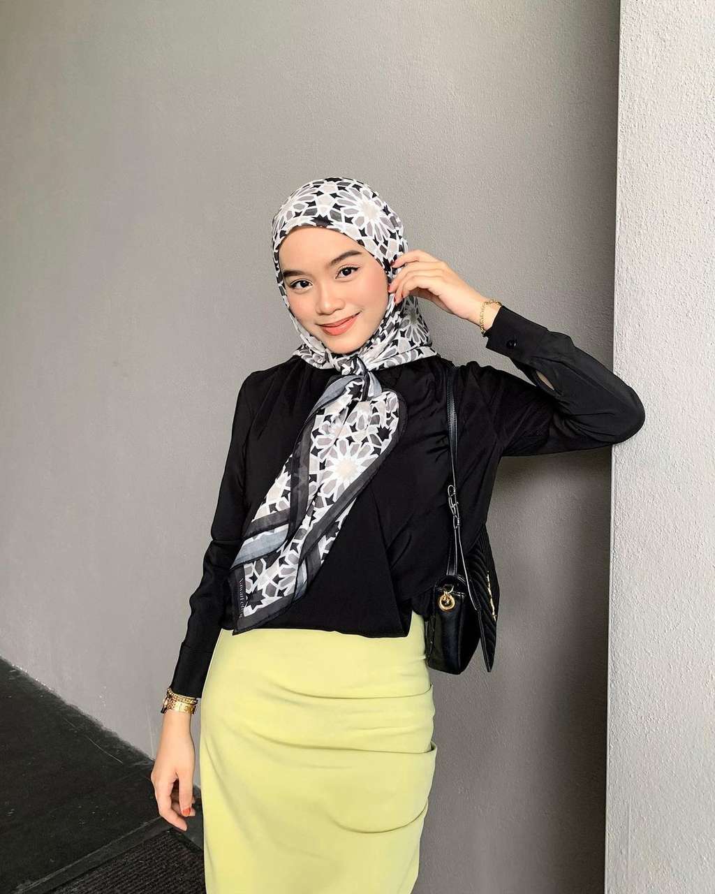 Black Lime outfit