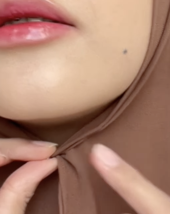 Memakai Jarum Pentol