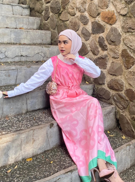 Instagram @raihanand