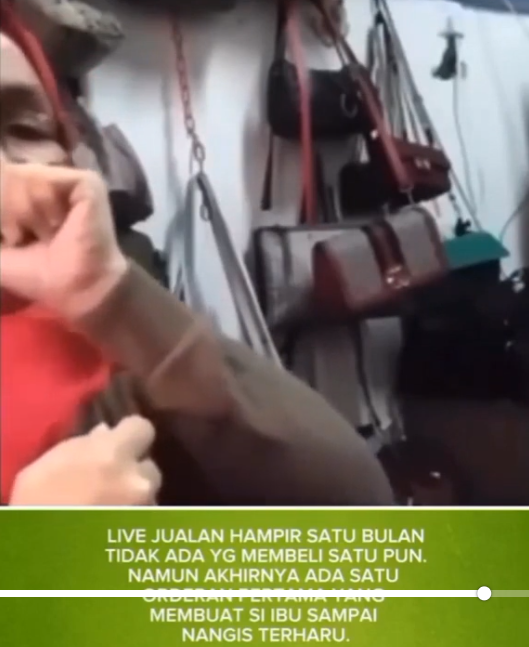 Perjuangan Ibu Penjual Tas, Langsung Nangis saat Ada Pembeli Pertama Selama 1 Bulan Live Jualan