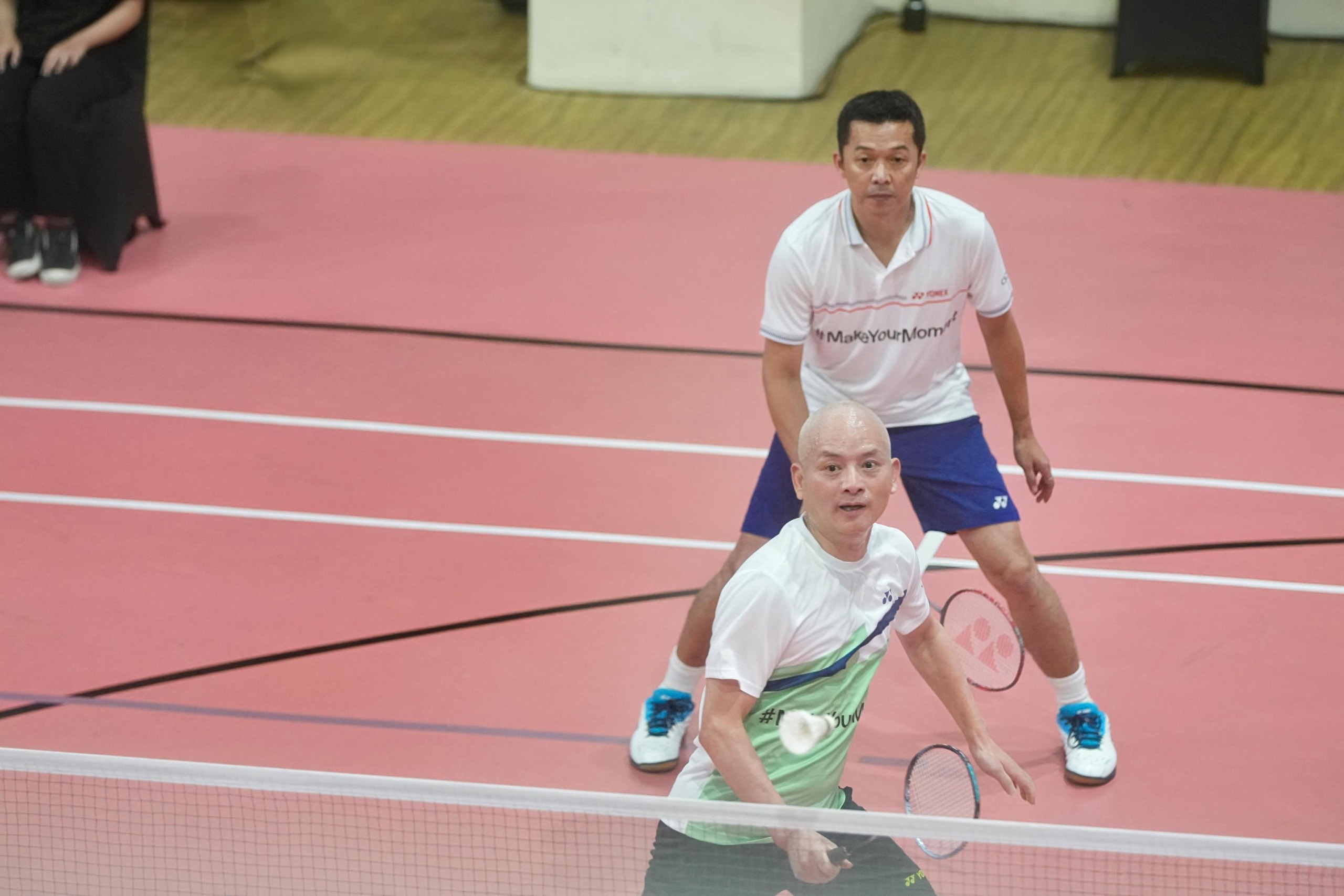 Jet Lee Perlihatkan Rasa Cintanya pada Indonesia, Berduet dengan Taufik Hidayat di Fun Match Badminton