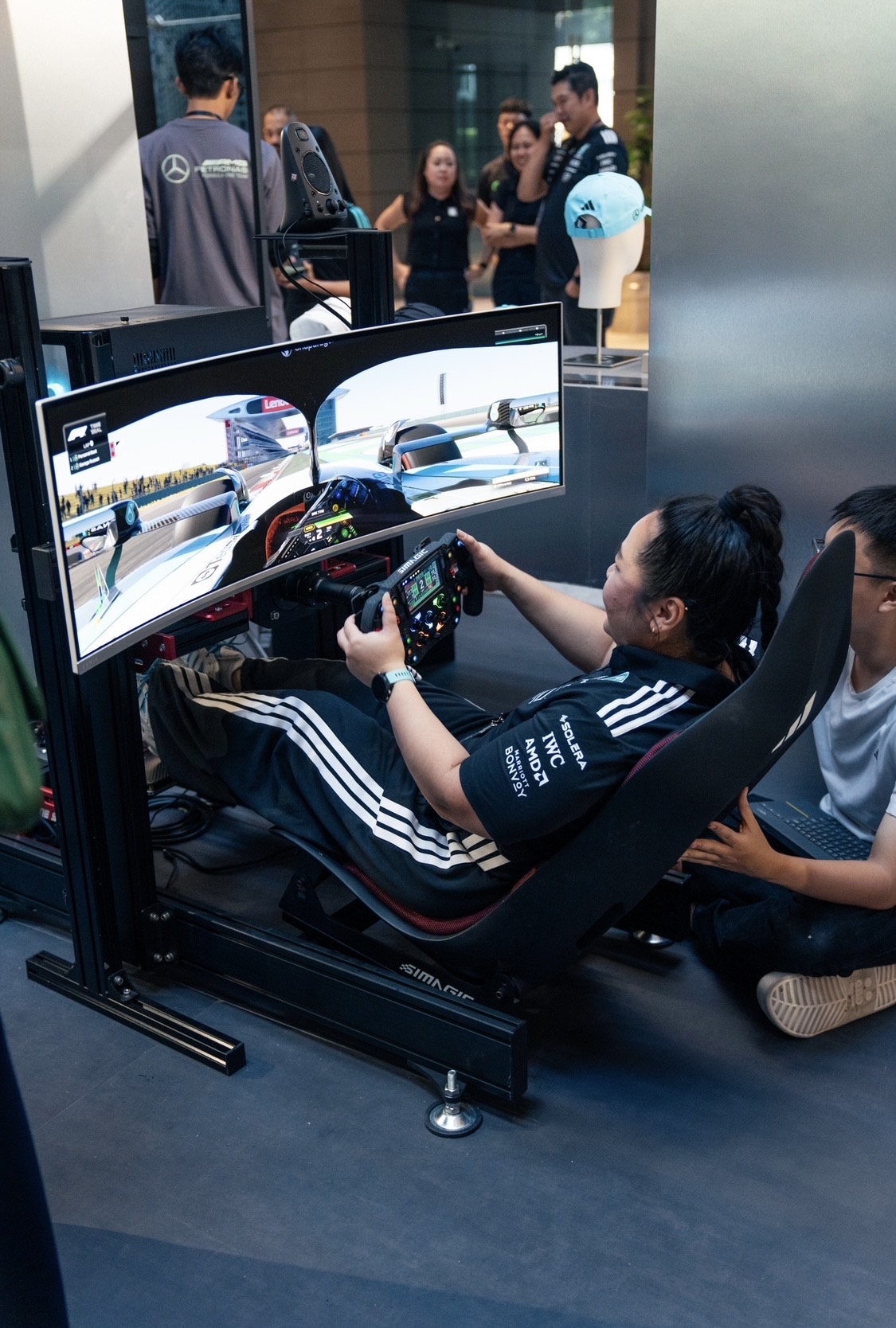 Kolaborasi Epik! Adidas Hadirkan Koleksi Eksklusif Mercedes-AMG PETRONAS F1 di Jakarta