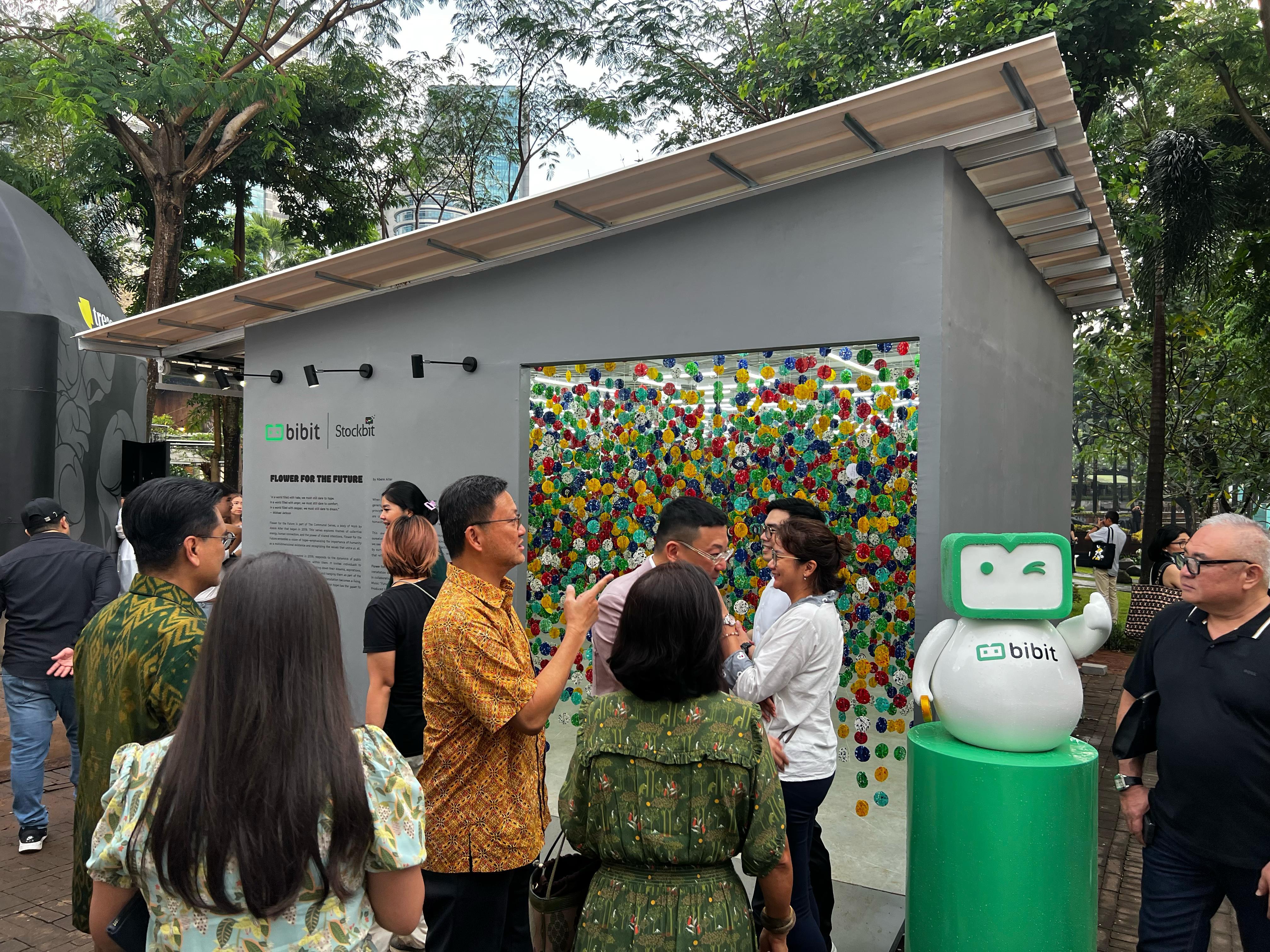 “ Flower for the Future”: Ketika Investasi dan Seni Bertemu di Tengah Hutan Kota