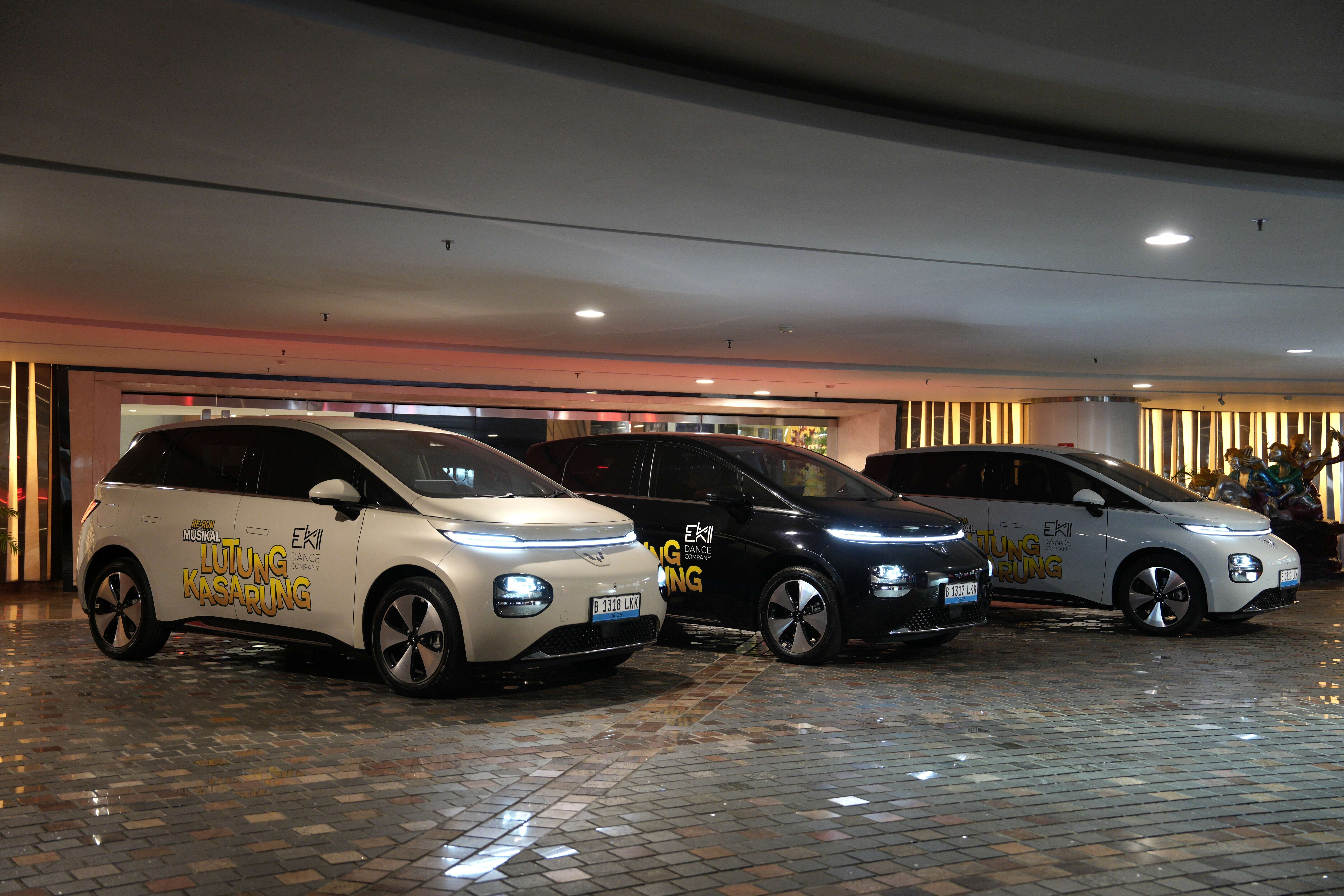 Wuling Dukung Pertunjukan Re-Run Musikal Lutung Kasarung: Air ev Jadi Mobil Listrik Pertama yang Tampil di Atas Panggung