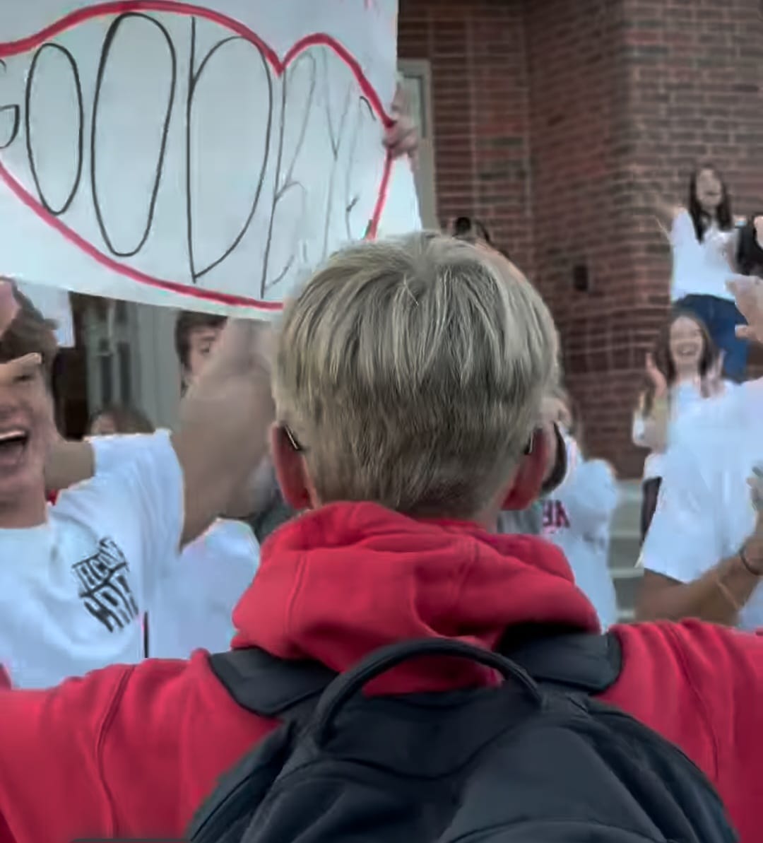 Tradisi Kiss Your Mom Crossings Christian School