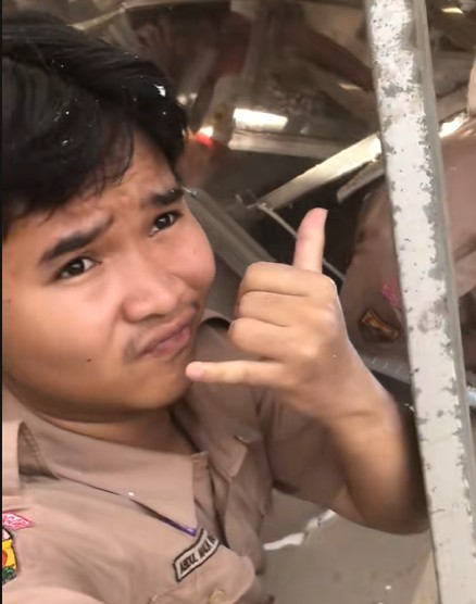 Atap SMK Negeri 1 Cileungsi Roboh