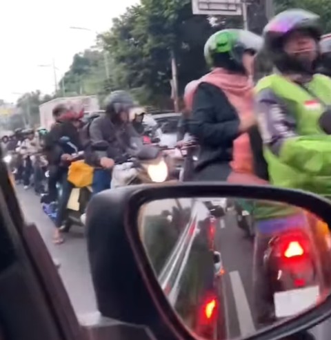 Gen z halau pemotor yang lawan arah