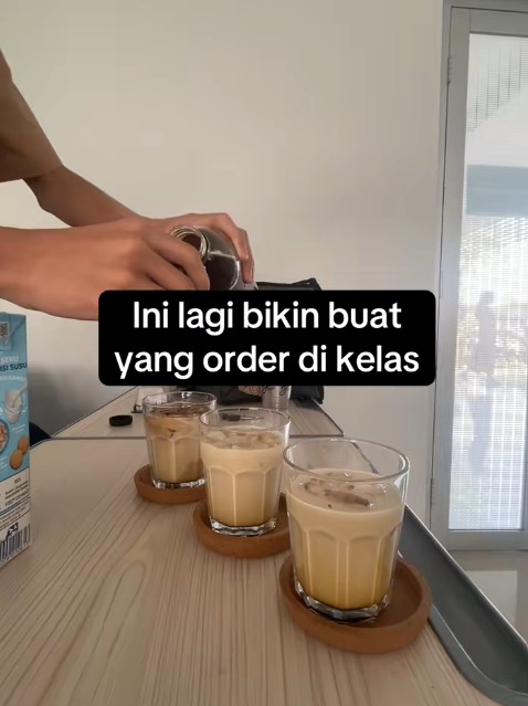 Anak SMA jago meracik kopi, jadi barista di kelas