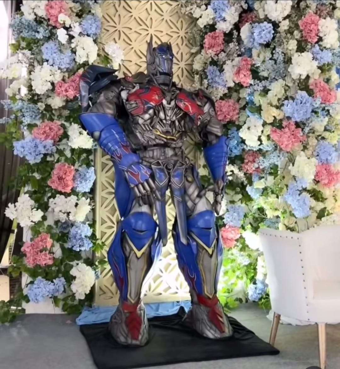 Pesta khitan Anak Lurah Cimanggis