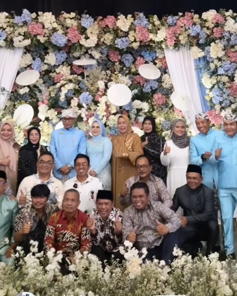 Pesta khitan Anak Lurah Cimanggis