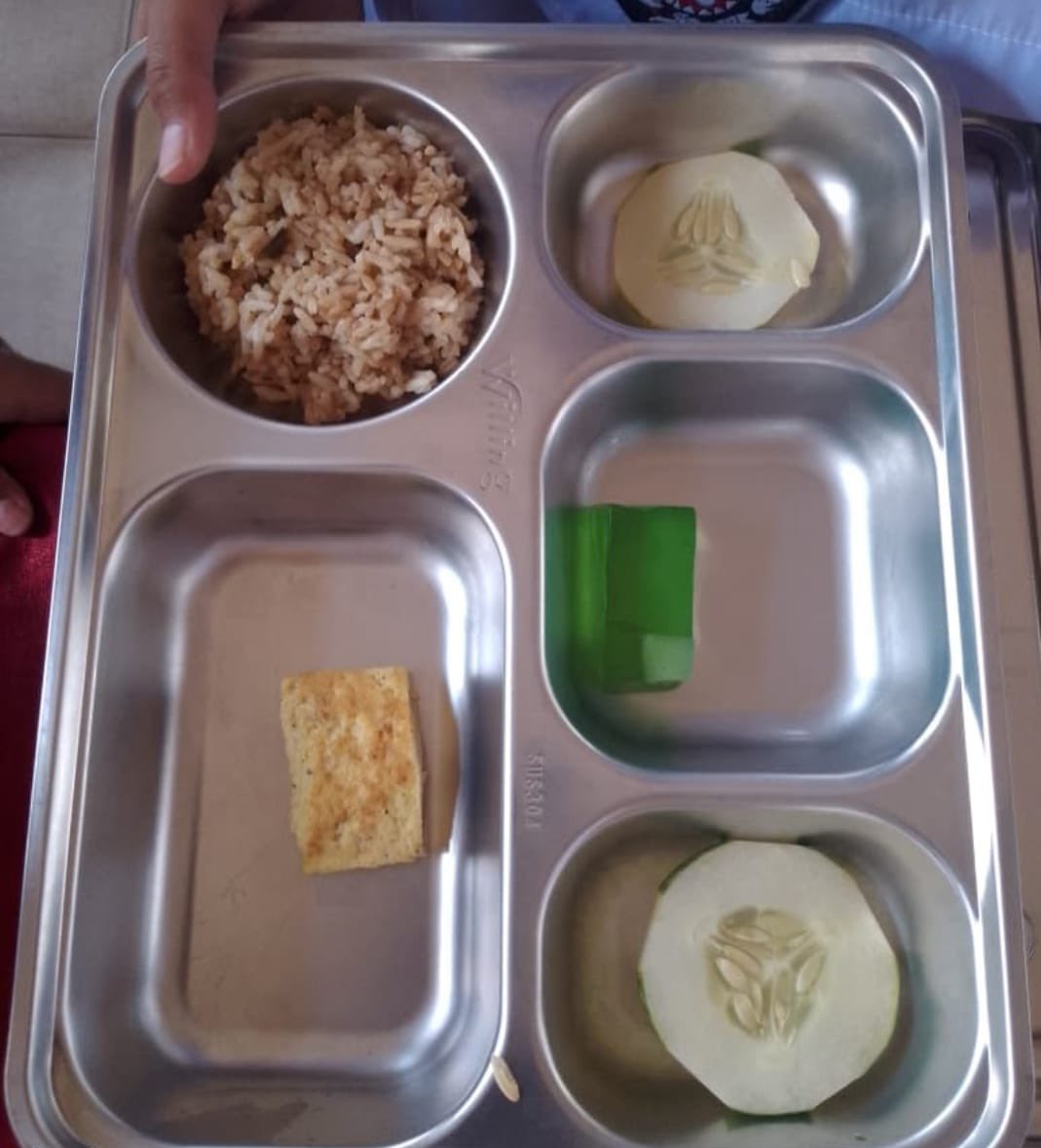 Makanan Bergizi Gratis Sebelum dan Setelah Viral di Jayapura