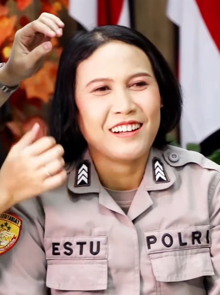 Kelas makeup untuk Polwan