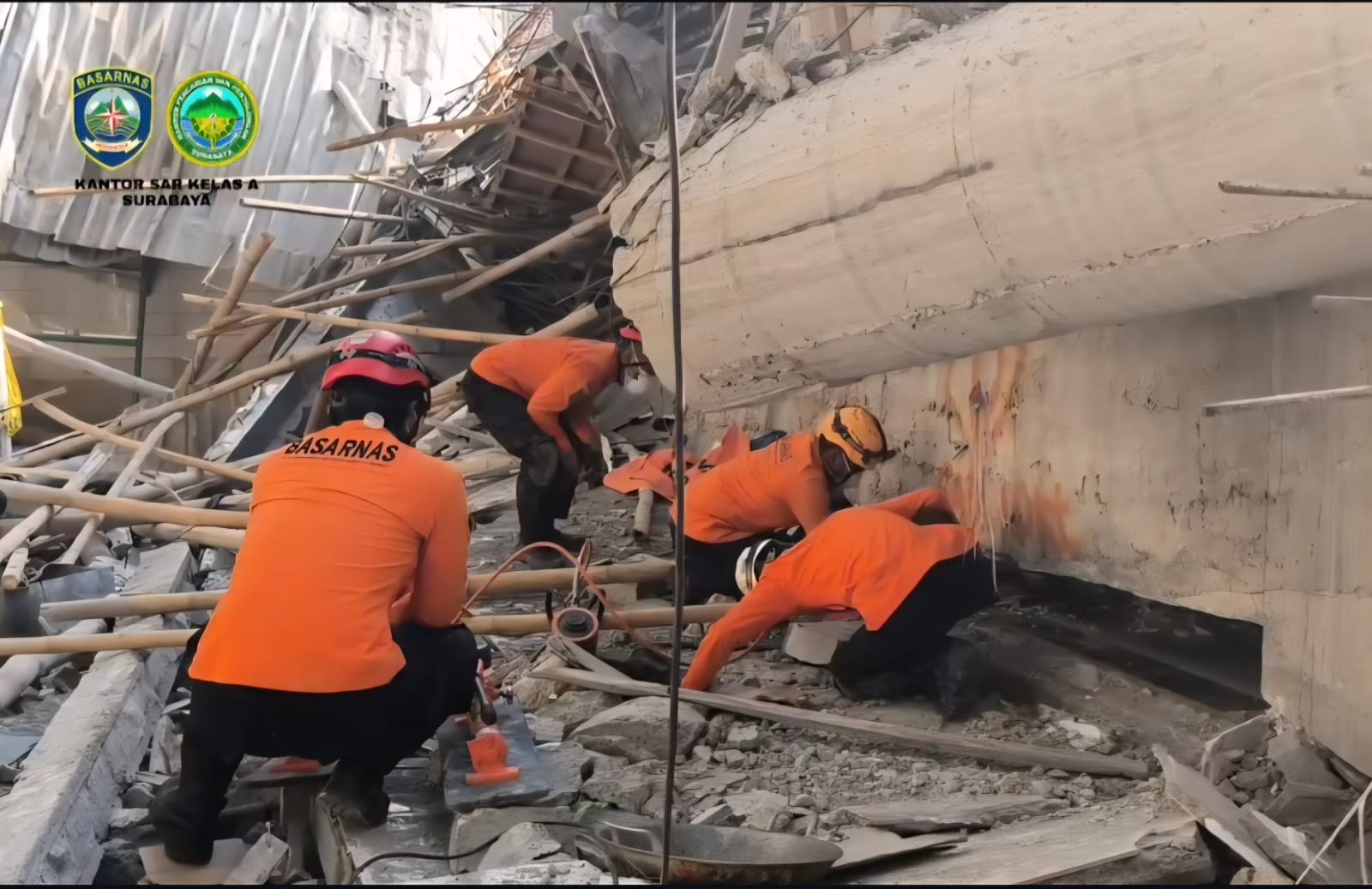 Evakuasi korban jiwa di Ponpes Al Khoziny oleh Basarnas