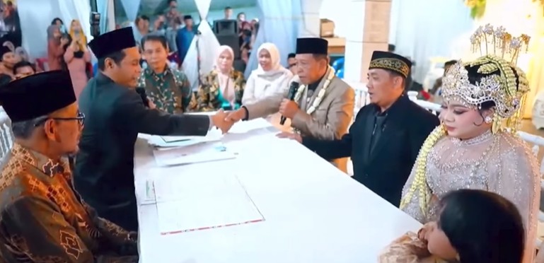 Pernikahan dengan mahar 3 Miliar