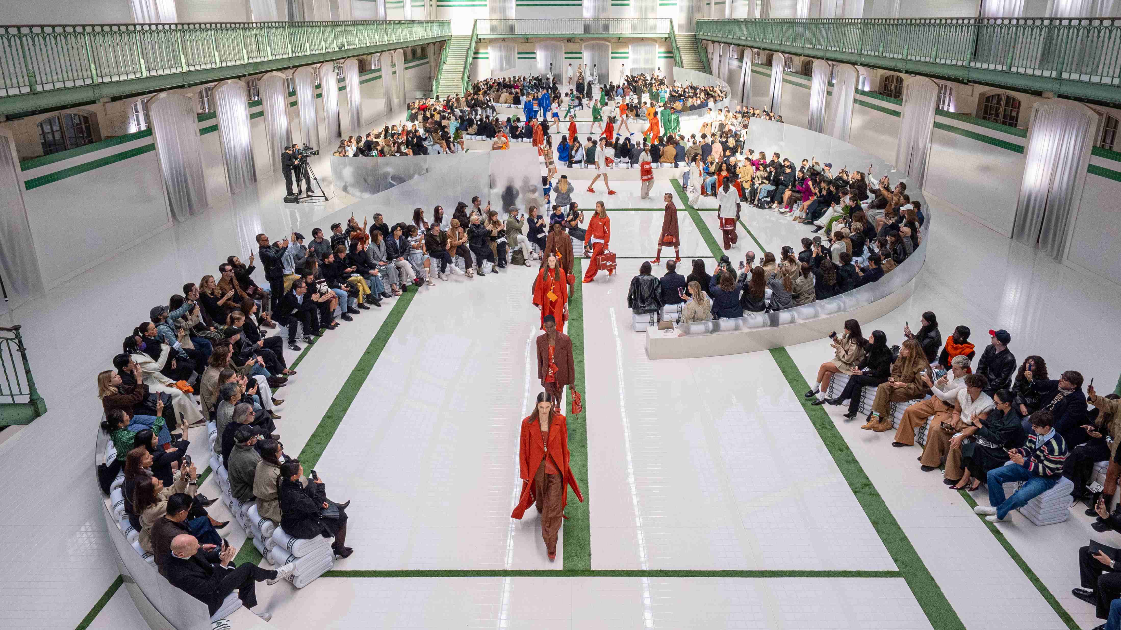 Ketika Elegansi dan Keintiman Gaya Bertemu di Panggung The Locker Room oleh LACOSTE