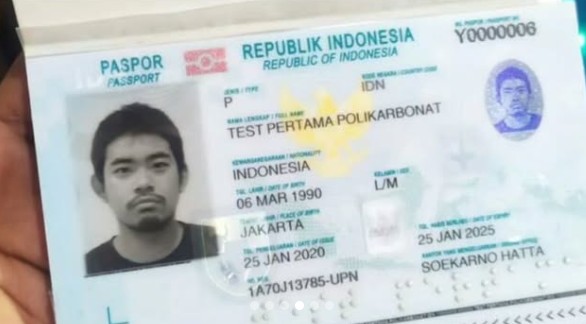 Paspor polikarbonat