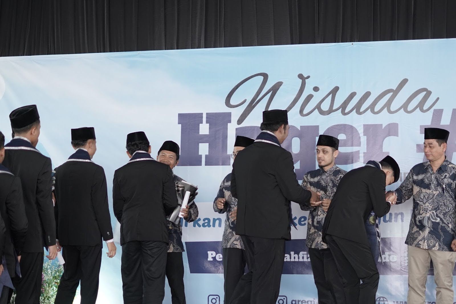 Dari Langgar ke Bangsa: Jejak Sunyi Kiai dan Santri dalam Menjaga Negeri