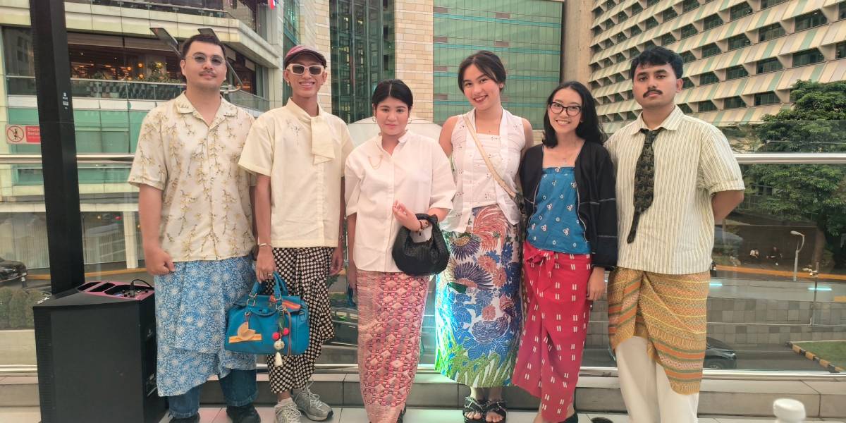 Belajar Lebih Dalam Wastra Nusantara Bersama Komunitas Pemuda Berkain Belajar Lebih Dalam Wastra Nusantara Bersama Komunitas Pemuda Berkain