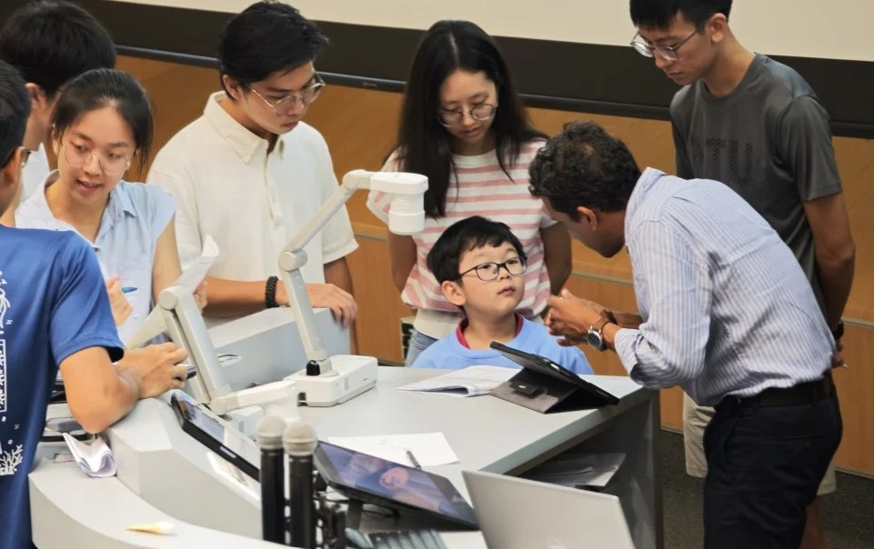 Theodore Kwan kuliah di NTU