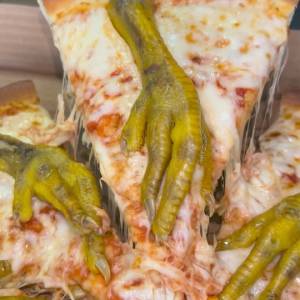 Menu Nyeleneh Pizza Toping Ceker, Tertarik Mencoba? Menu Nyeleneh Pizza Toping Ceker, Tertarik Mencoba?