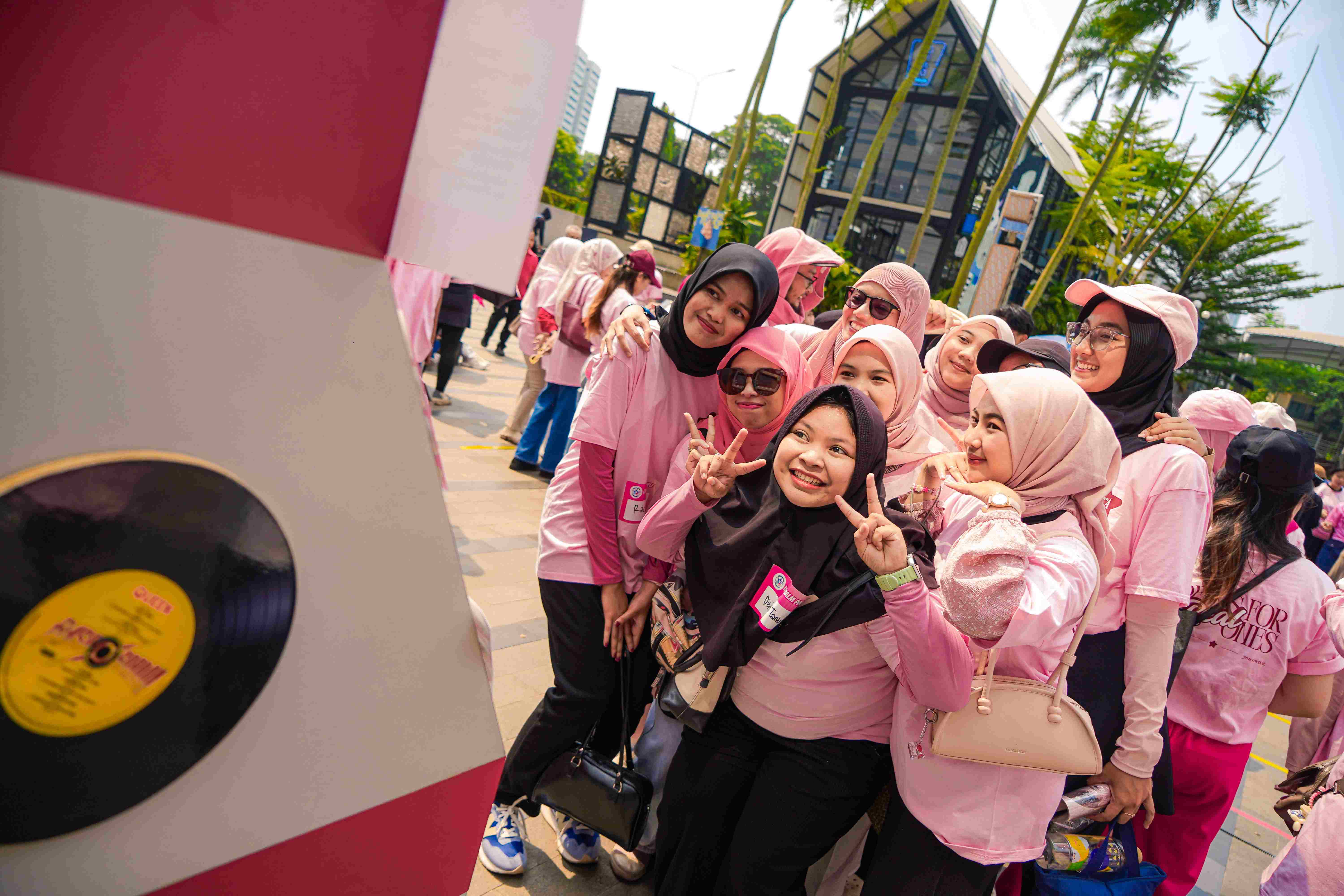 Red-A dan Komunitas Bermain Hadirkan Nostalgia Seru Lewat “ Where Beauty Meets Tradition”