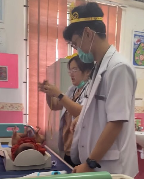 Dokter gen Z hadapi pasien bayi
