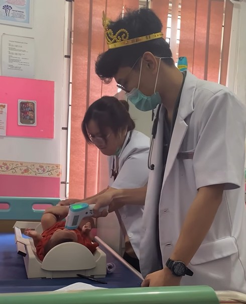 Dokter gen Z hadapi pasien bayi