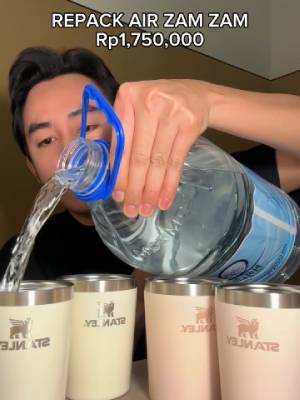 Viral Selebgram Repacking Air Zamzam Jadi Rp1,75 Juta, Endingnya Tak Terduga Viral Selebgram Repacking Air Zamzam Jadi Rp1,75 Juta, Endingnya Tak Terduga
