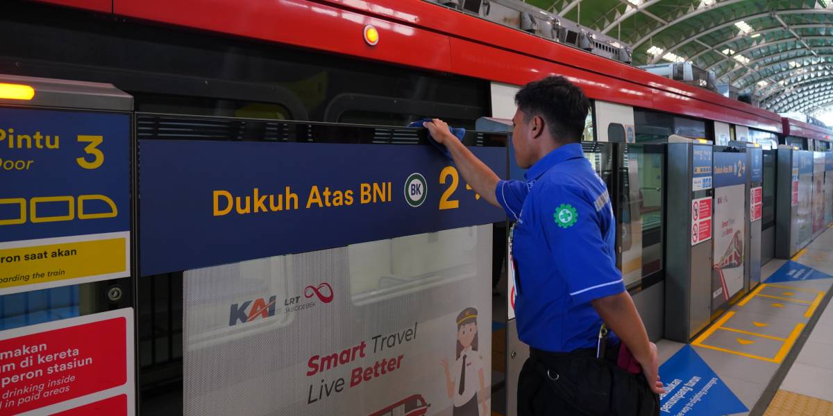 KAI Kerahkan 981 Petugas Jaga Kualitas Keamanan & Kebersihan LRT Jabodebek KAI Kerahkan 981 Petugas Jaga Kualitas Keamanan & Kebersihan LRT Jabodebek