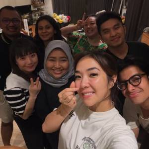 Potret Perayaan Sederhana Ultah Gisel di Rumah, Bareng Gempi dan Cinta Brian Potret Perayaan Sederhana Ultah Gisel di Rumah, Bareng Gempi dan Cinta Brian