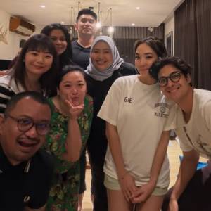 Potret Perayaan Sederhana Ultah Gisel di Rumah, Bareng Gempi dan Cinta Brian Potret Perayaan Sederhana Ultah Gisel di Rumah, Bareng Gempi dan Cinta Brian