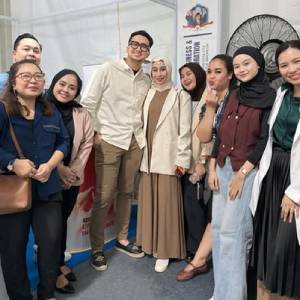 Setahun Diterpa Isu Miring, Reza Gladys Bersyukur Produknya Hadir di Acara BPOM Setahun Diterpa Isu Miring, Reza Gladys Bersyukur Produknya Hadir di Acara BPOM