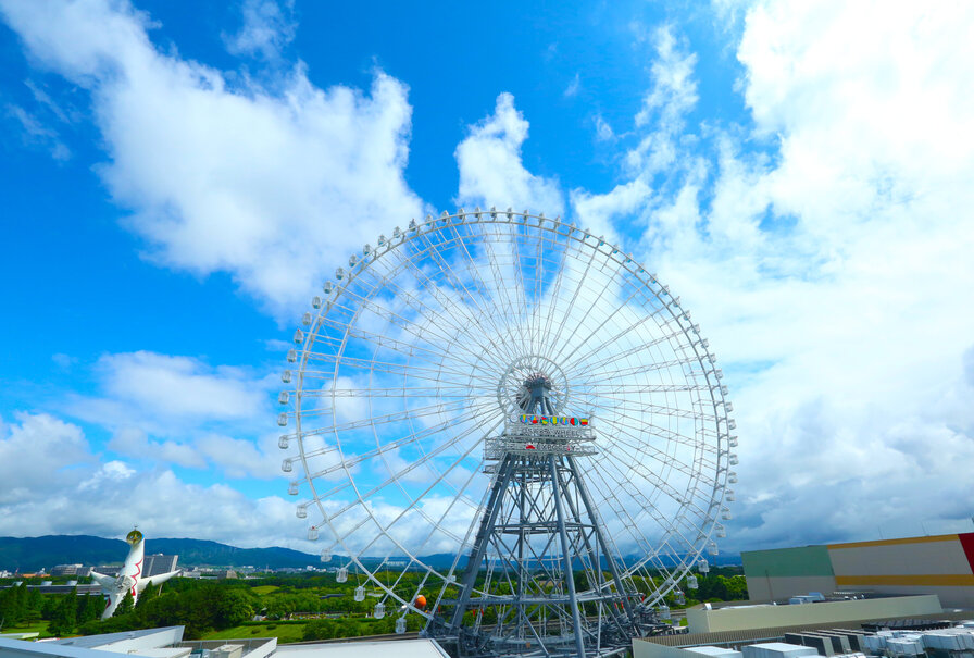 Drama 9 Jam Turis Terjebak di Bianglala Tertinggi Jepang: Saat Osaka Wheel Disambar Petir
